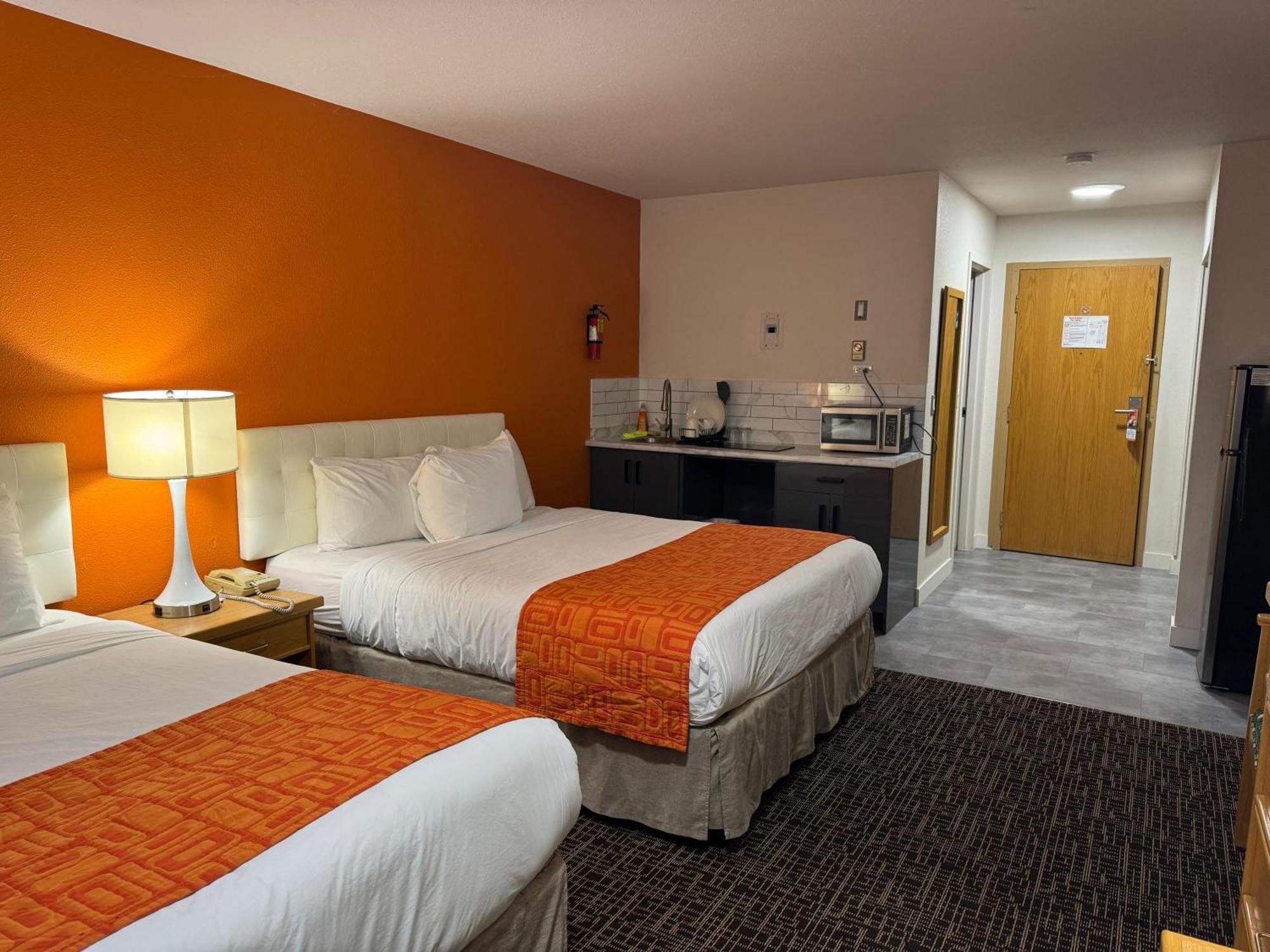 Howard Johnson By Wyndham Fort St. John Ngoại thất bức ảnh