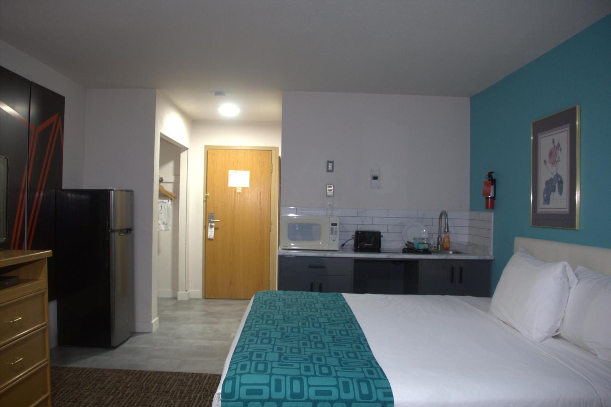 Howard Johnson By Wyndham Fort St. John Ngoại thất bức ảnh