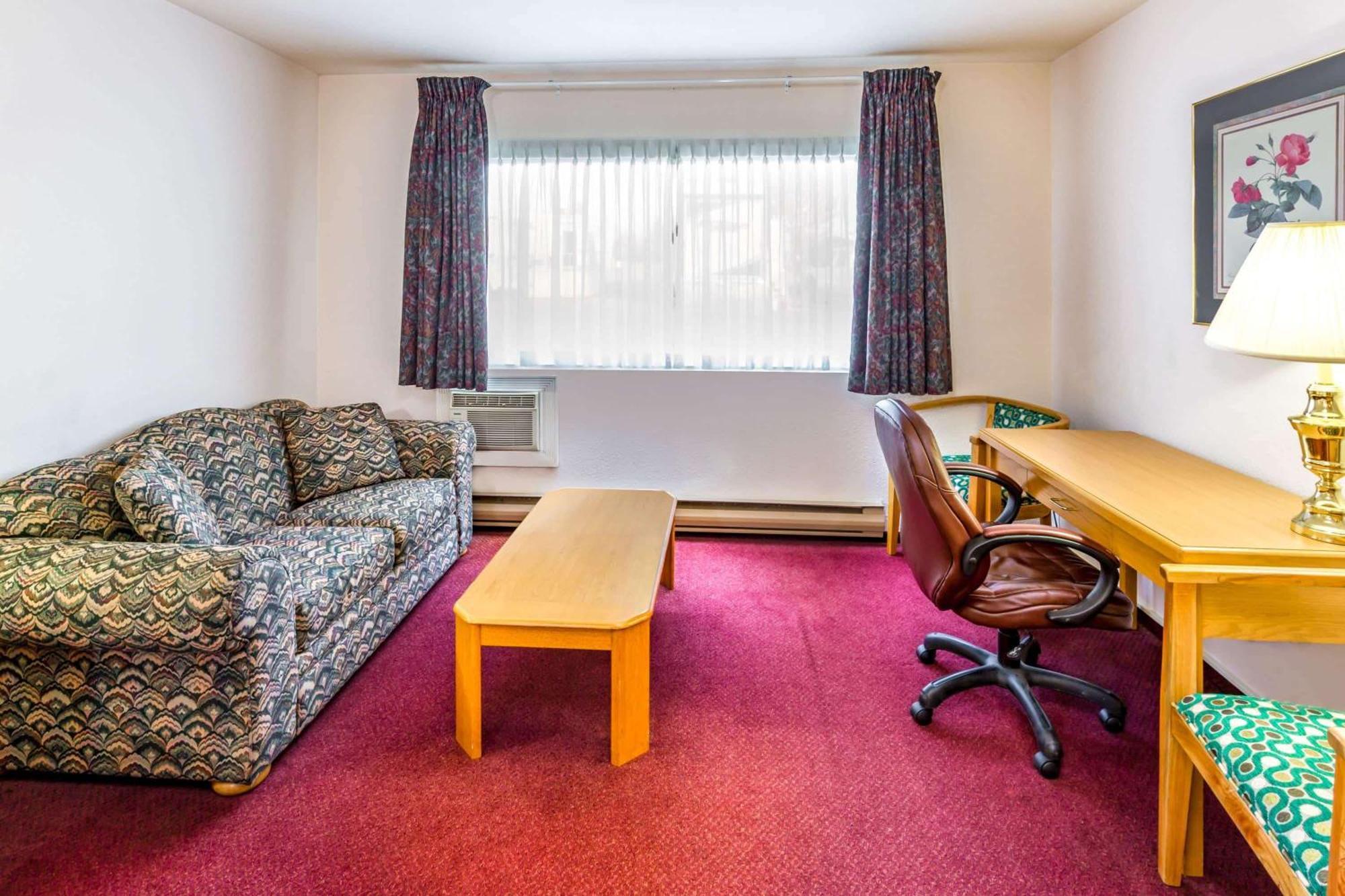 Howard Johnson By Wyndham Fort St. John Ngoại thất bức ảnh