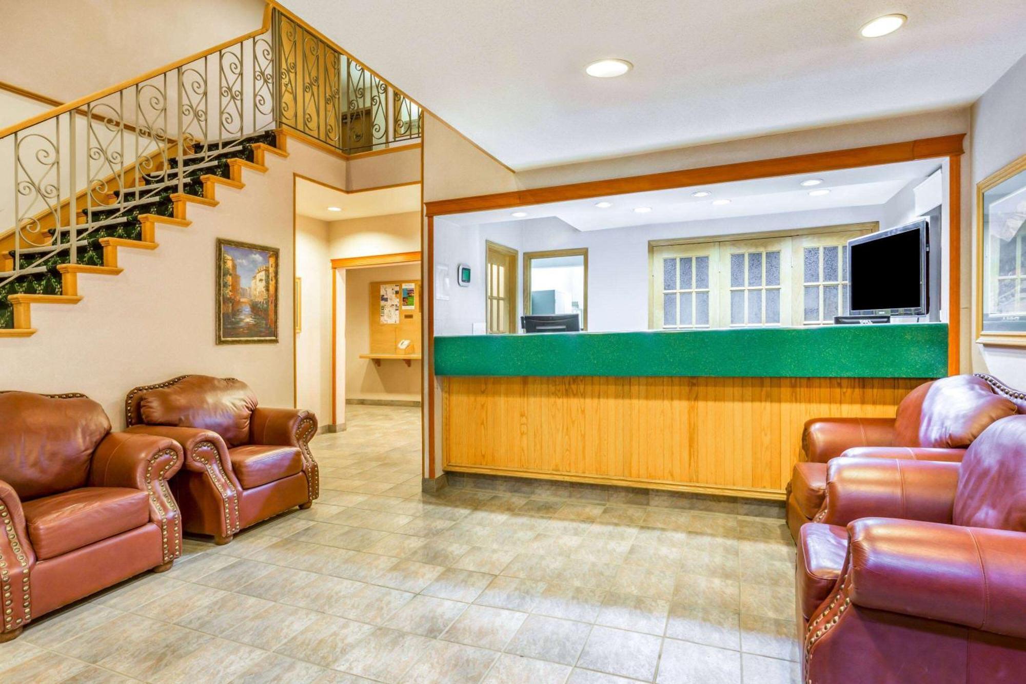 Howard Johnson By Wyndham Fort St. John Ngoại thất bức ảnh