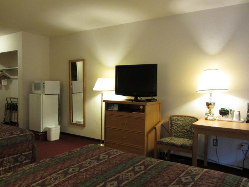 Howard Johnson By Wyndham Fort St. John Ngoại thất bức ảnh